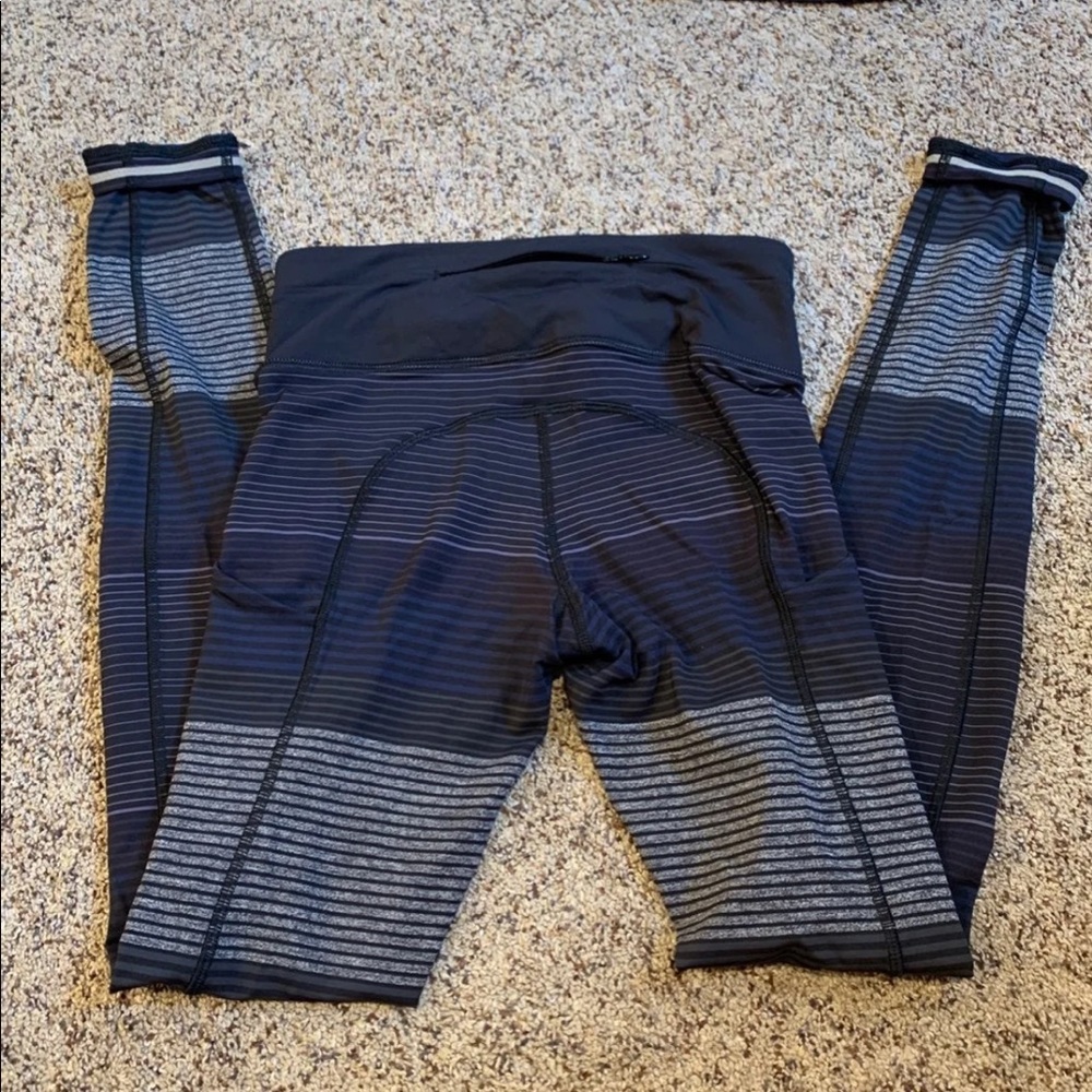Lululemon om stripe speed tights size 2 - Picture 3 of 8